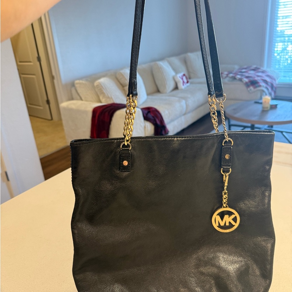 Multiple brands/purses - Picture 7 of 11